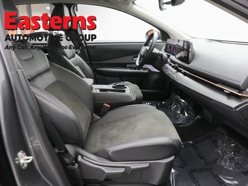 Used 2023 Nissan Ariya FWD image 23