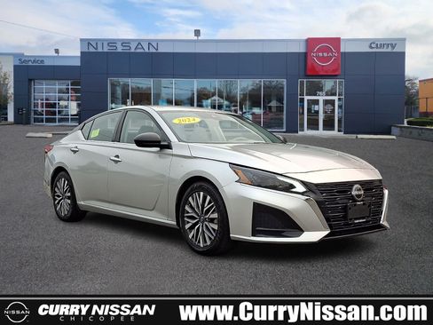 Used 2024 Nissan Altima 2.5 SV FWD image 1