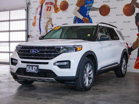 Used 2023 Ford Explorer XLT w/ Equipment Group 202A image 20