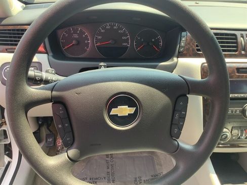 Used 2015 Chevrolet Impala LTZ FWD image 17