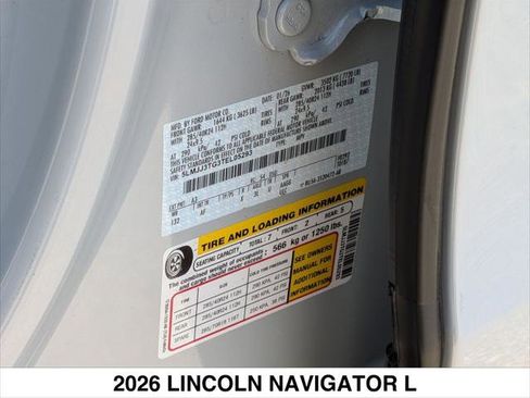New 2026 Lincoln Navigator L Black Label AWD/4WD image 15