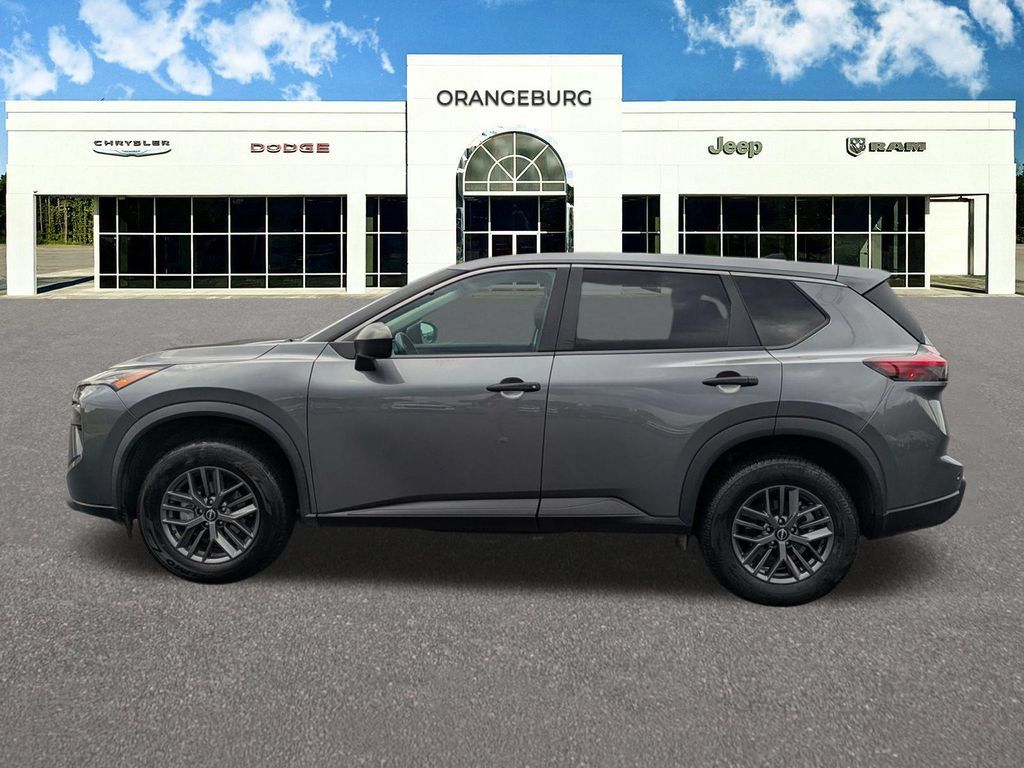 Used 2024 Nissan Rogue S FWD image 5