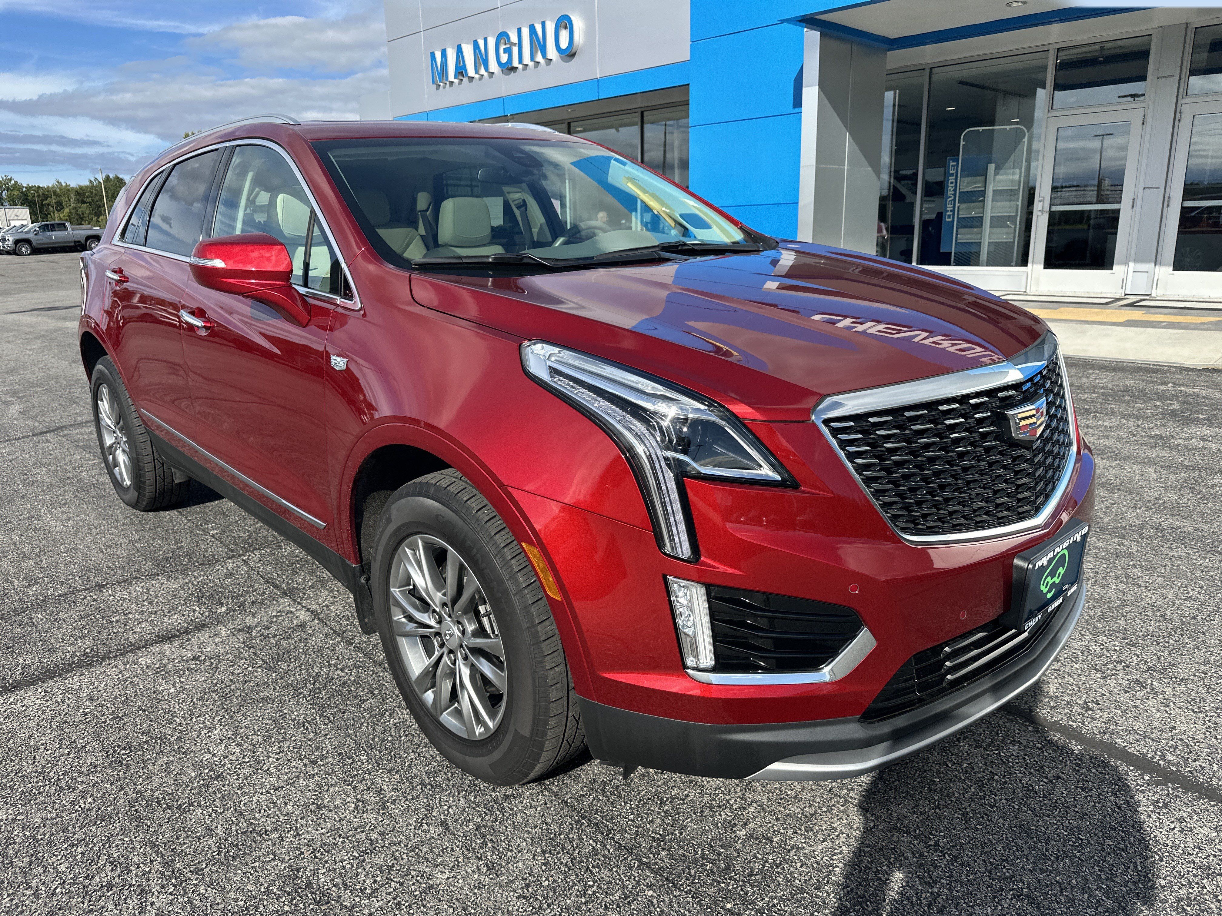 Certified 2023 Cadillac XT5 Premium Luxury AWD/4WD image 2