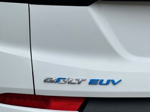 Used 2023 Chevrolet Bolt EUV LT image 30