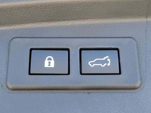 Certified 2025 Subaru Outback Premium image 11