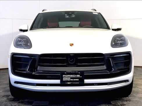 Certified 2023 Porsche Macan Turbo image 10