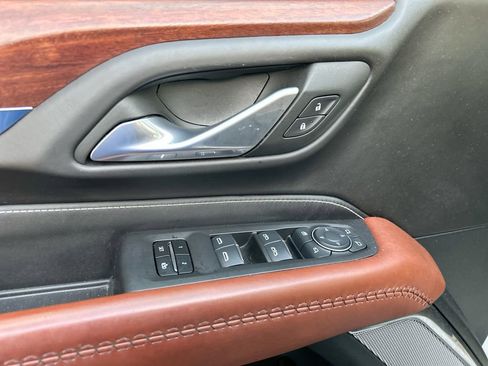 Used 2024 GMC Yukon Denali Ultimate AWD/4WD image 28