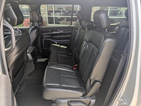 Used 2022 Jeep Wagoneer Series II AWD/4WD image 27