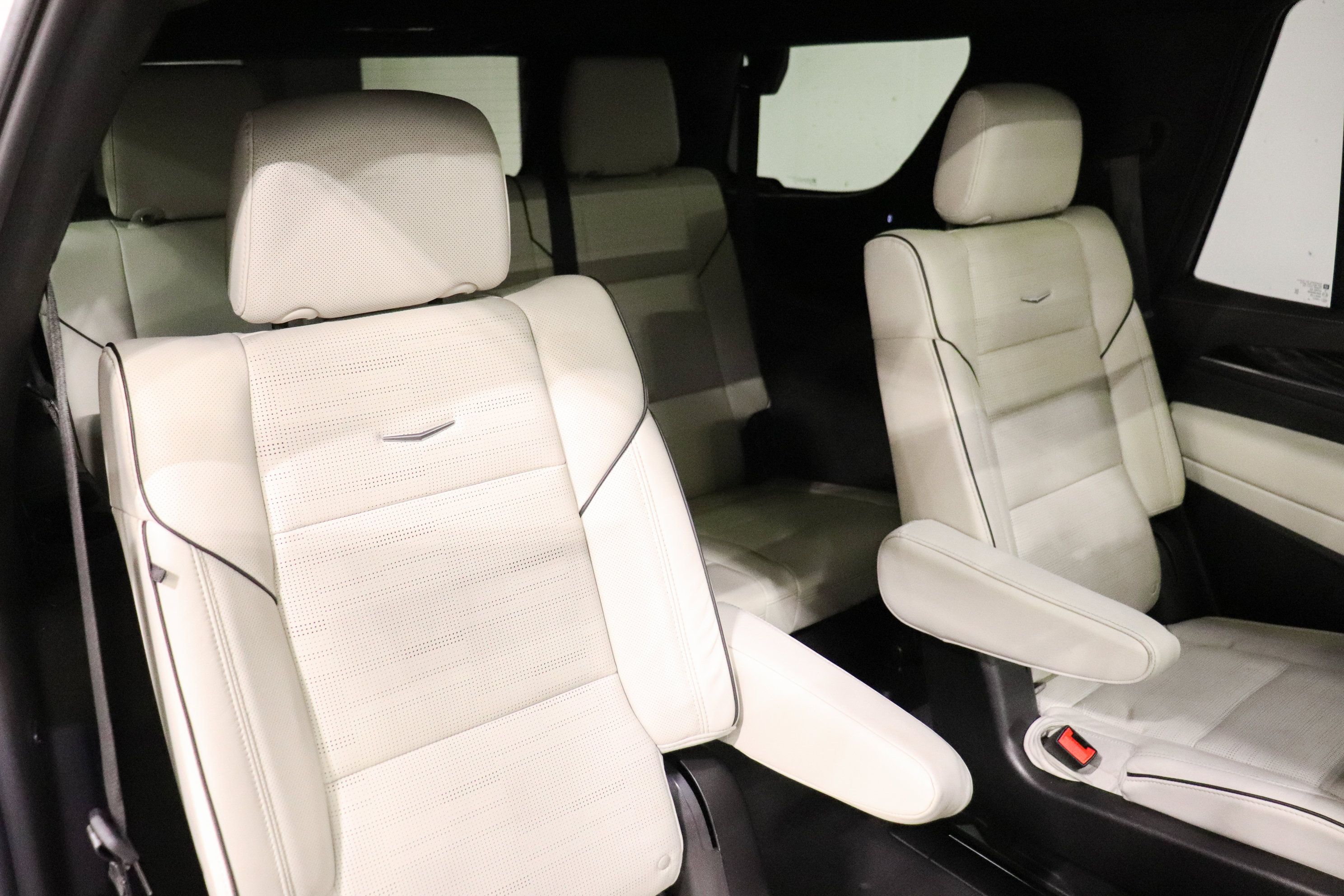 Used 2021 Cadillac Escalade Sport AWD/4WD image 23