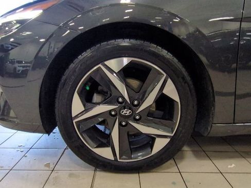 Used 2023 Hyundai Elantra SEL w/ Convenience Package FWD image 22