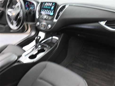 Used 2016 Chevrolet Malibu LT image 26