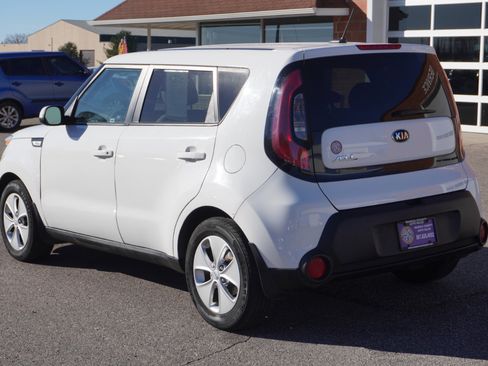 Used 2015 Kia Soul image 3