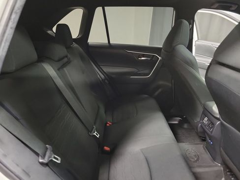 Used 2022 Toyota RAV4 SE w/ Convenience Package AWD/4WD image 32