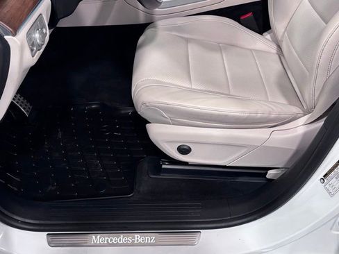 Certified 2023 Mercedes-Benz GLS 450 4MATIC image 11