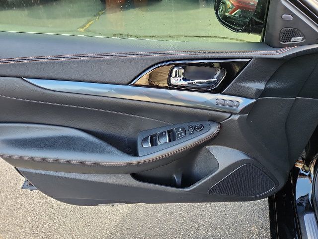 Used 2023 Nissan Maxima SR w/ Sport Mat Group FWD image 13