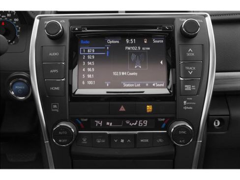 Used 2015 Toyota Camry XLE w/ Moonroof Package FWD image 10