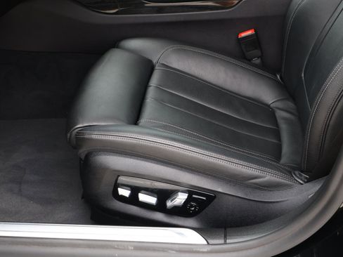 Used 2022 BMW 740i image 16