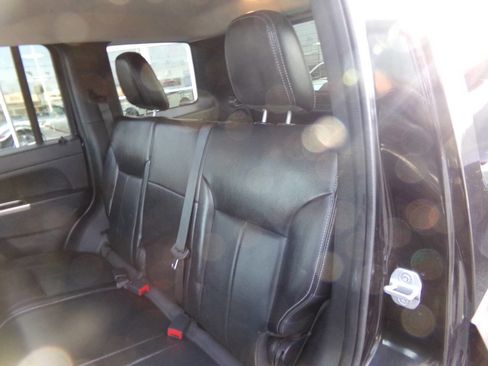 Used 2012 Jeep Liberty Limited Jet w/ Comfort/Convenience Group image 12