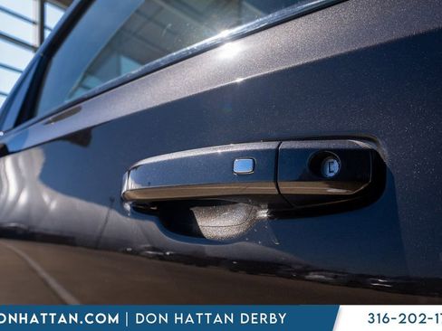 Used 2021 Chevrolet Tahoe Z71 w/ Z71 Signature Package image 38