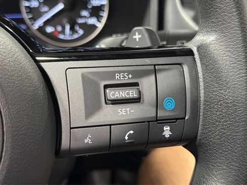 Used 2023 Nissan Rogue SV AWD/4WD image 23