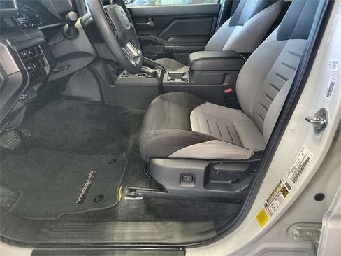 Certified 2025 Toyota Tacoma TRD Off-Road image 12
