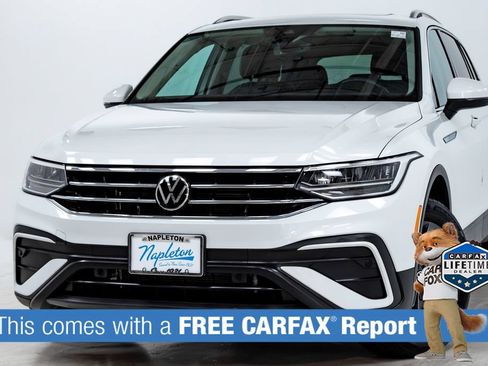Used 2023 Volkswagen Tiguan SE w/ Panoramic Sunroof Package AWD/4WD image 2