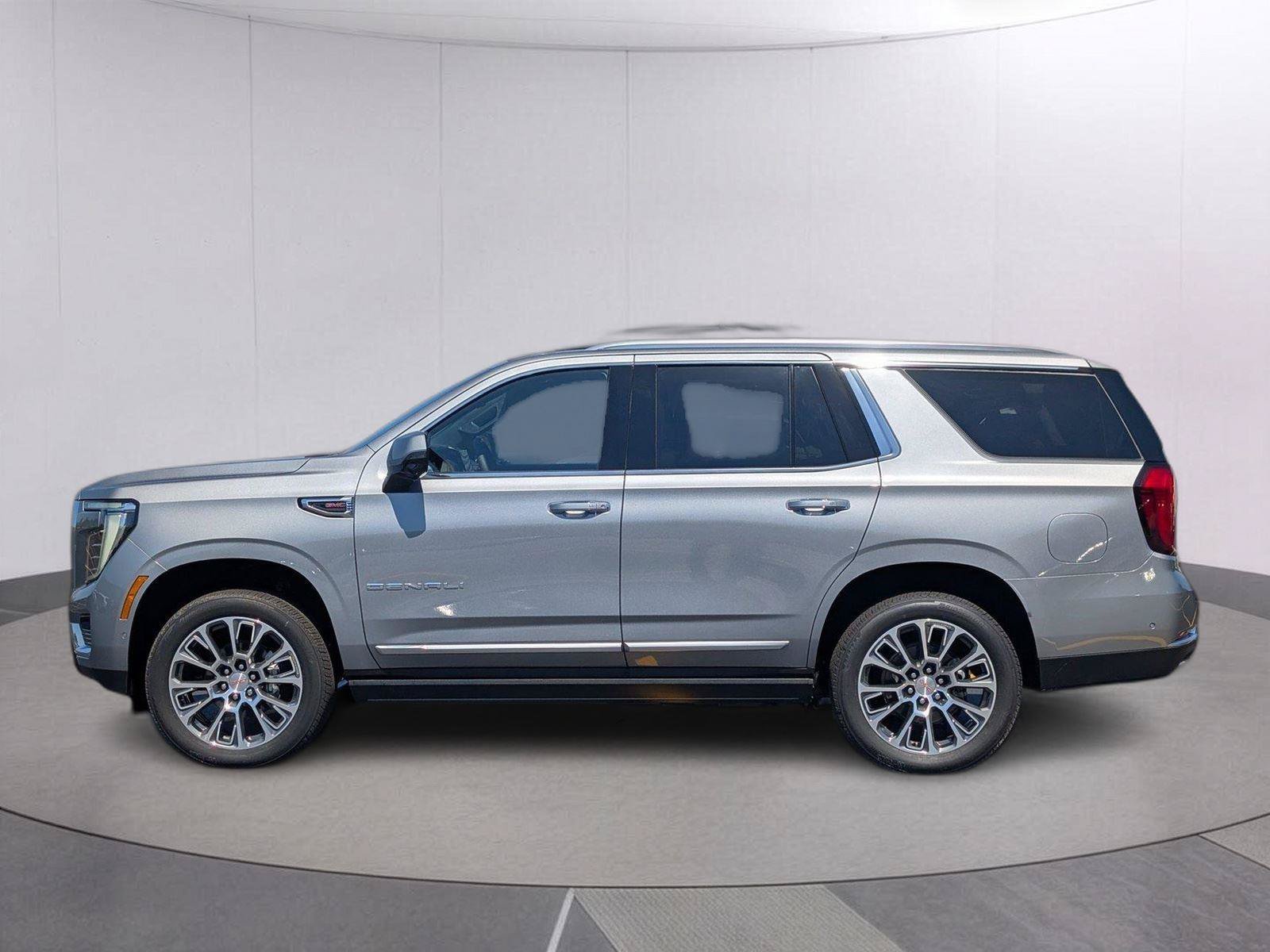 New 2026 GMC Yukon Denali w/ Denali Reserve Package AWD/4WD image 2