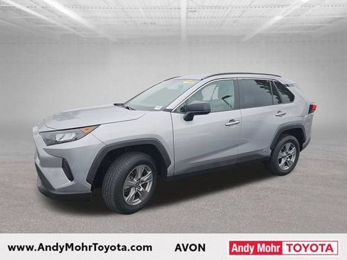 Used 2022 Toyota RAV4 LE AWD/4WD image 4