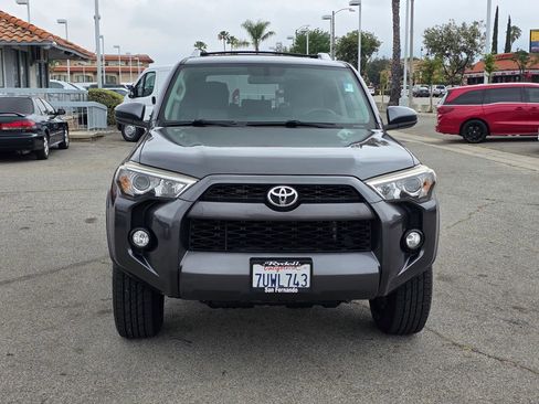 Used 2016 Toyota 4Runner SR5 w/ Convenience Package image 2