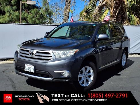 Used 2012 Toyota Highlander FWD image 1
