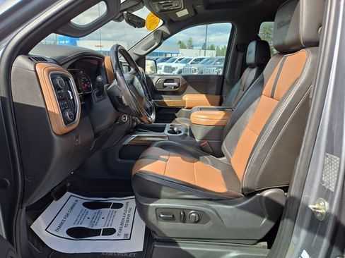 Used 2019 Chevrolet Silverado 1500 High Country w/ Technology Package AWD/4WD image 2