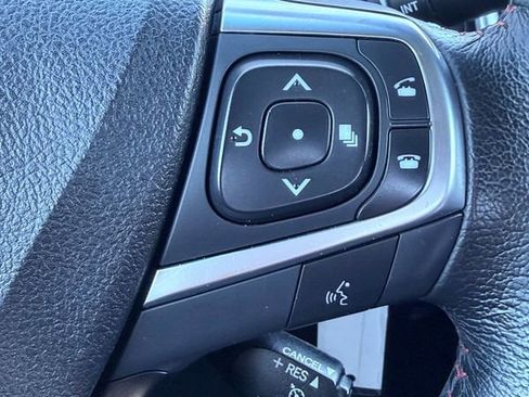 Used 2017 Toyota Camry SE image 29