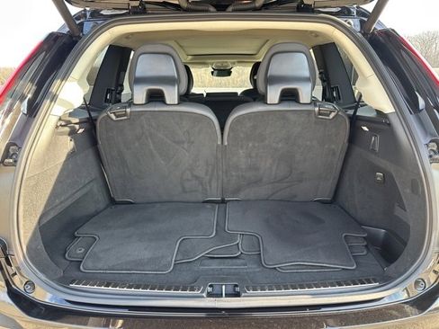 Certified 2025 Volvo XC90 B5 Plus image 36