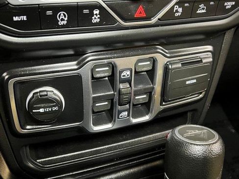 Certified 2021 Jeep Gladiator Overland w/ Cold Weather Group image 42