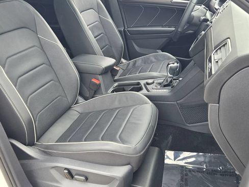 Certified 2024 Volkswagen Tiguan SEL R-Line AWD/4WD image 19