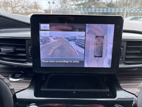 Used 2023 Ford Explorer Limited image 15