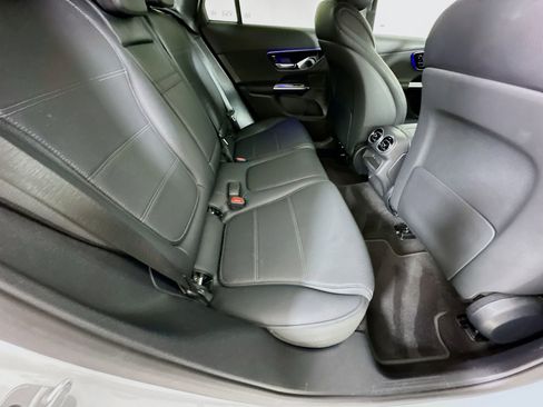Used 2025 Mercedes-Benz GLC 300 image 27