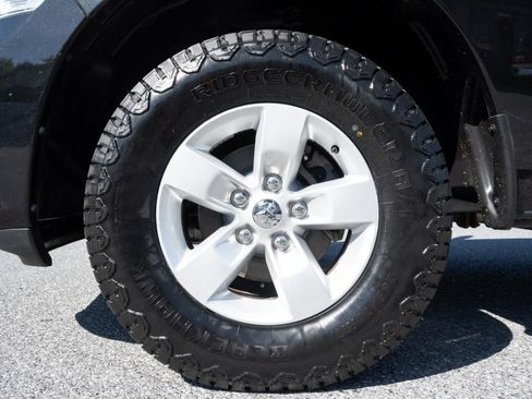 Used 2017 RAM 1500 Express AWD/4WD image 14