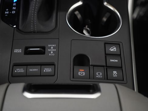 Used 2023 Toyota Highlander LE image 21