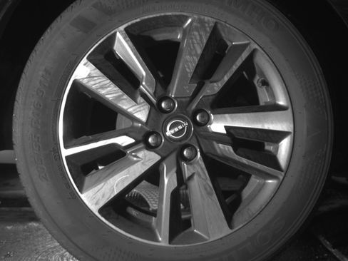 Used 2025 Nissan Versa SV image 15