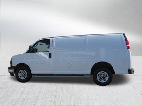Used 2023 GMC Savana 2500 w/ Driver Convenience Package image 5