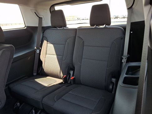 Certified 2023 GMC Acadia SLE w/ Driver Convenience Package image 10