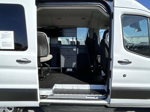 Used 2019 Ford Transit 150 XLT image 17