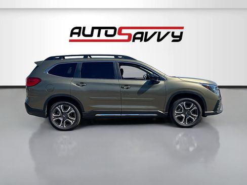 Used 2025 Subaru Ascent Limited AWD/4WD image 8