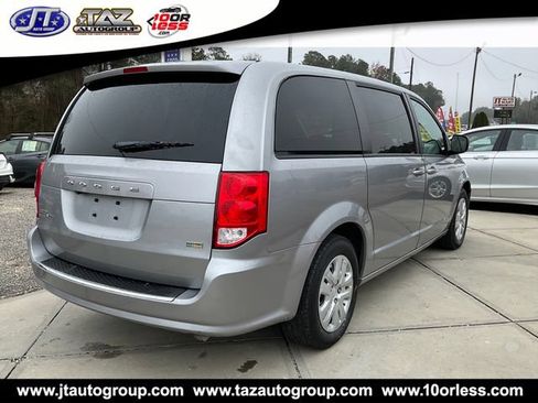 Used 2018 Dodge Grand Caravan SE w/ UConnect Hands-Free Group FWD image 7