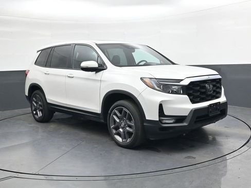 Used 2023 Honda Passport EX-L image 2