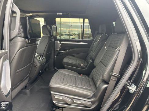 New 2026 Cadillac Escalade Platinum Sport w/ LPO, ONYX Package image 10
