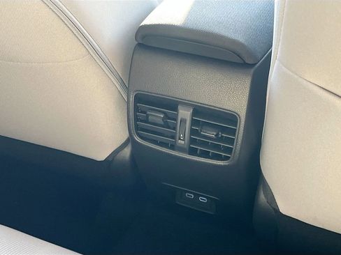 Used 2025 Toyota Corolla Cross LE FWD image 24