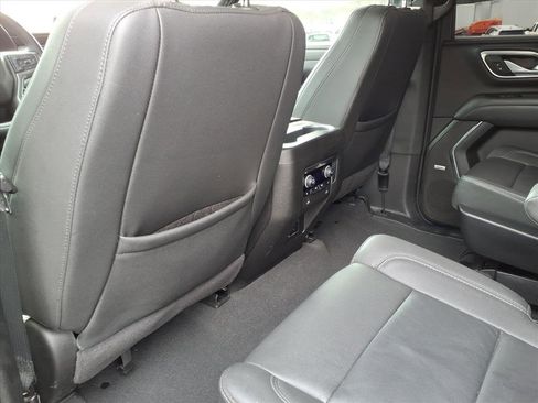 Certified 2024 Chevrolet Suburban Z71 w/ Luxury Package image 16