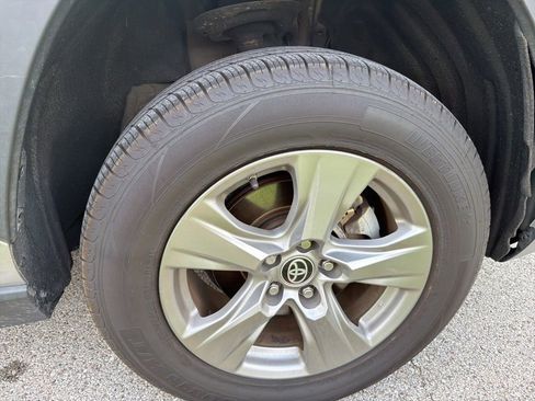 Used 2022 Toyota RAV4 LE image 13